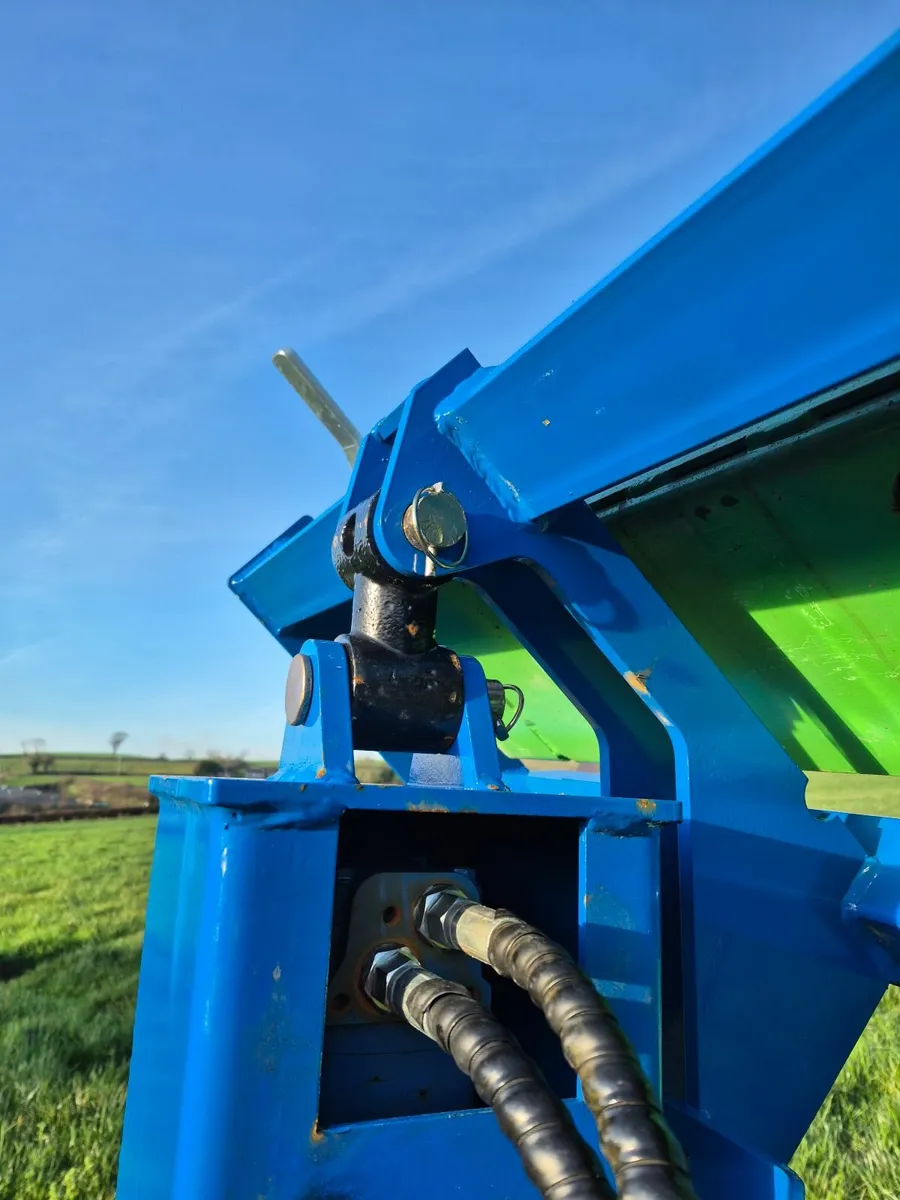 Auger for digger or loader (3 bits incl) - Image 2