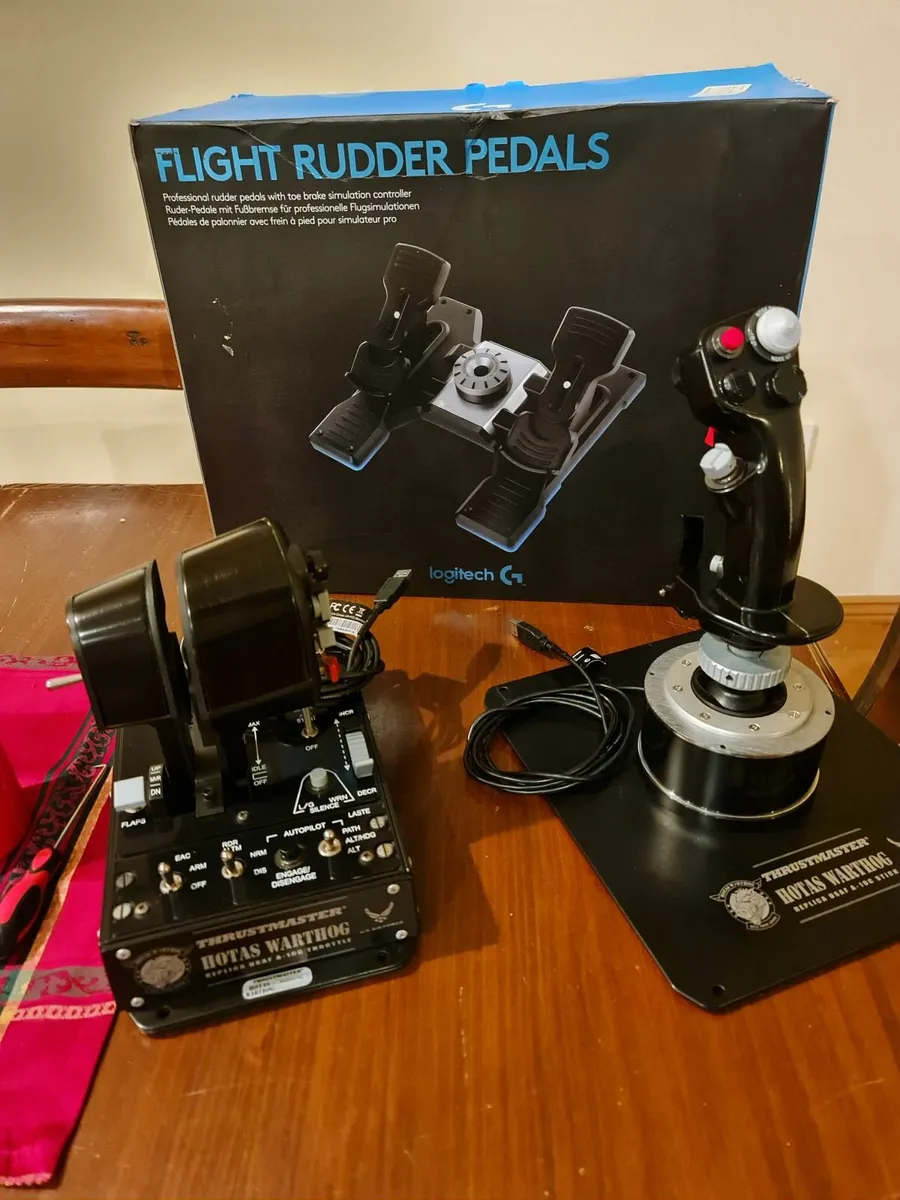 HOTAS joystick / throttle and Logitech pedals - Image 1