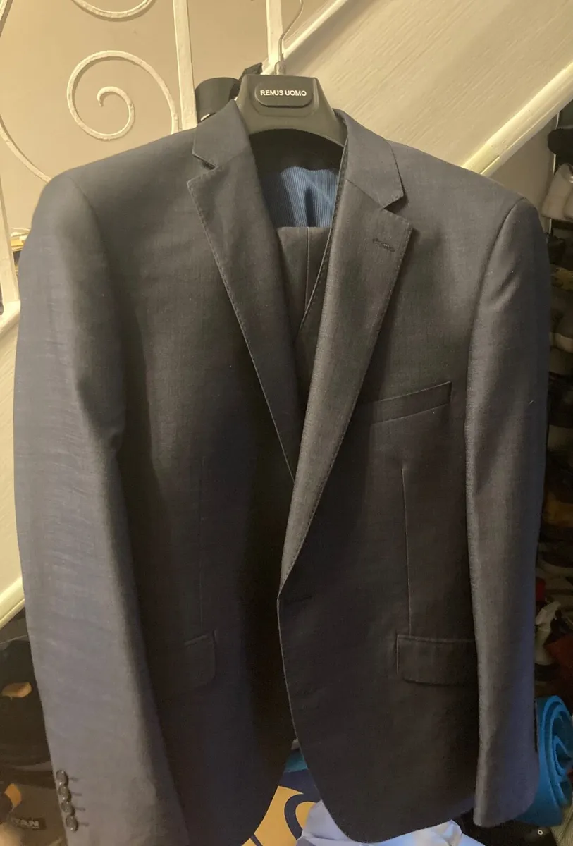 3 piece Remus suit - Image 1