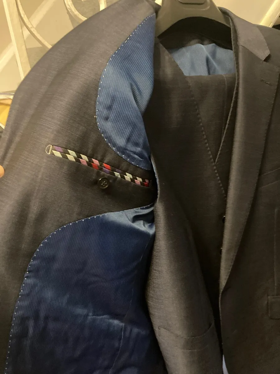 3 piece Remus suit - Image 4