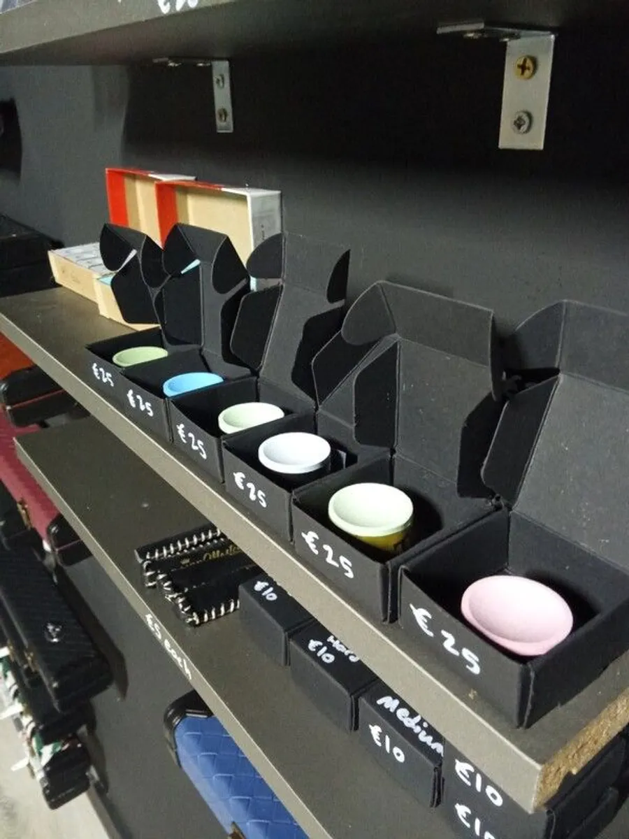 Snooker and Pool cues, cases and accessories - Image 3