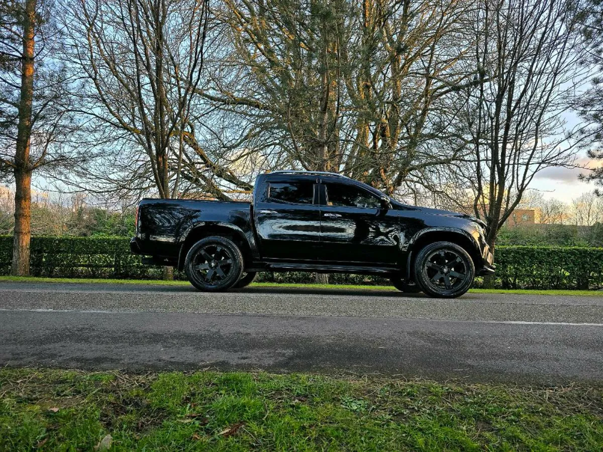 Mercedes X-Class - CREWCAB - NO VAT - Image 2