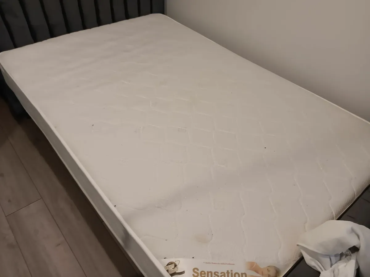 2 mattresses - Image 2