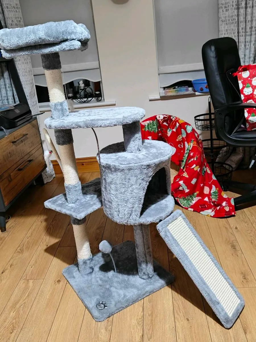 Cat activity tower - Image 1
