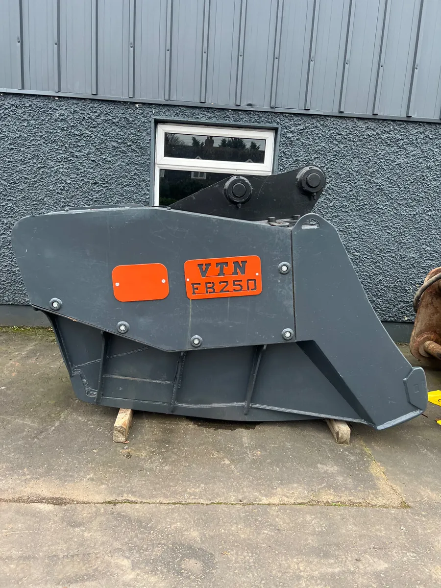 VTN FB250 Crushing Bucket For Sale - Image 1