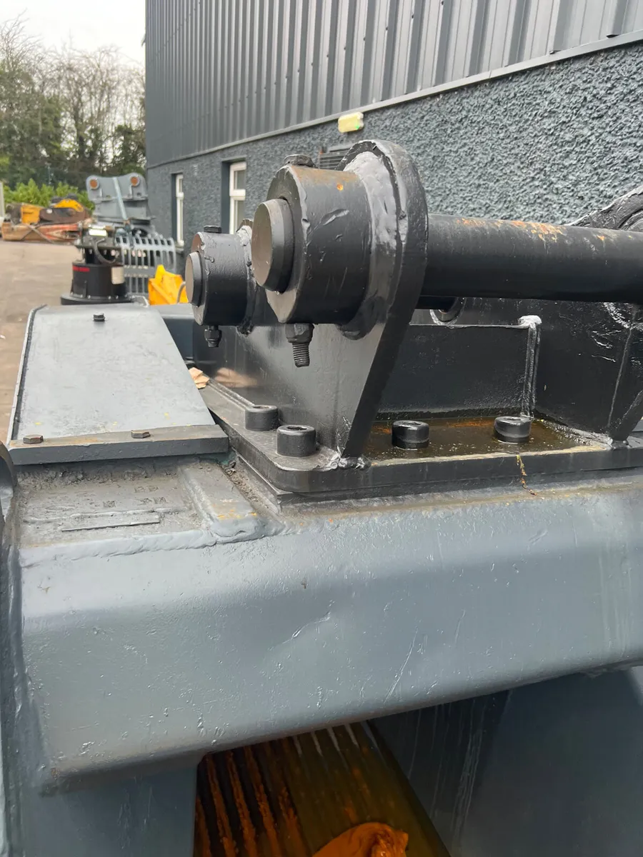 VTN FB250 Crushing Bucket For Sale - Image 3