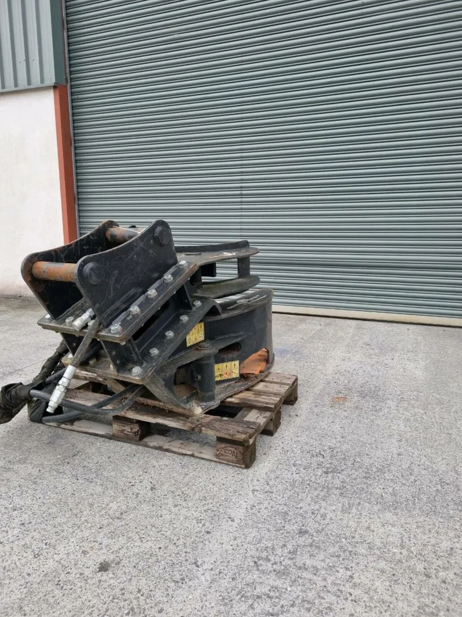 AGRIFOREST GRIPCUT 320 TREE SHEAR WITH COLLECTION - Image 1