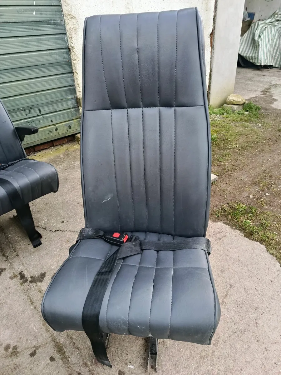 Belted minibus seats - Image 1