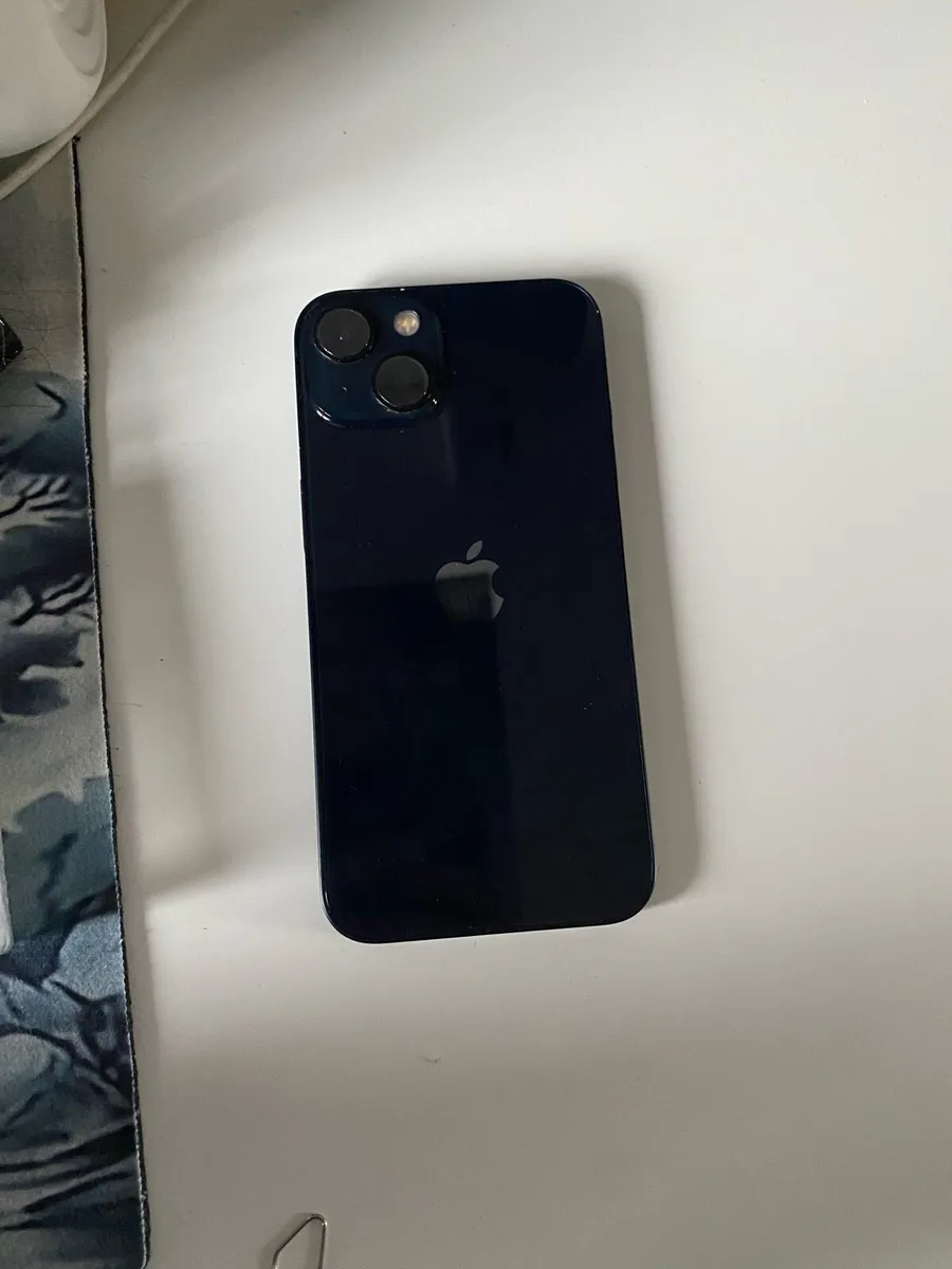 iPhone 13 - Image 3