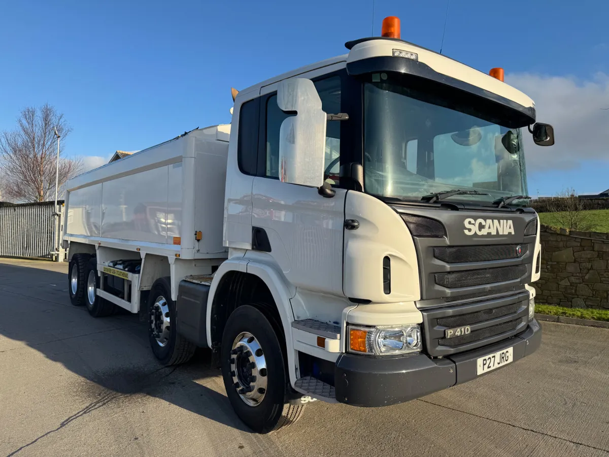 2017 Scania P410 8x4 Tar spec tipper - Image 1