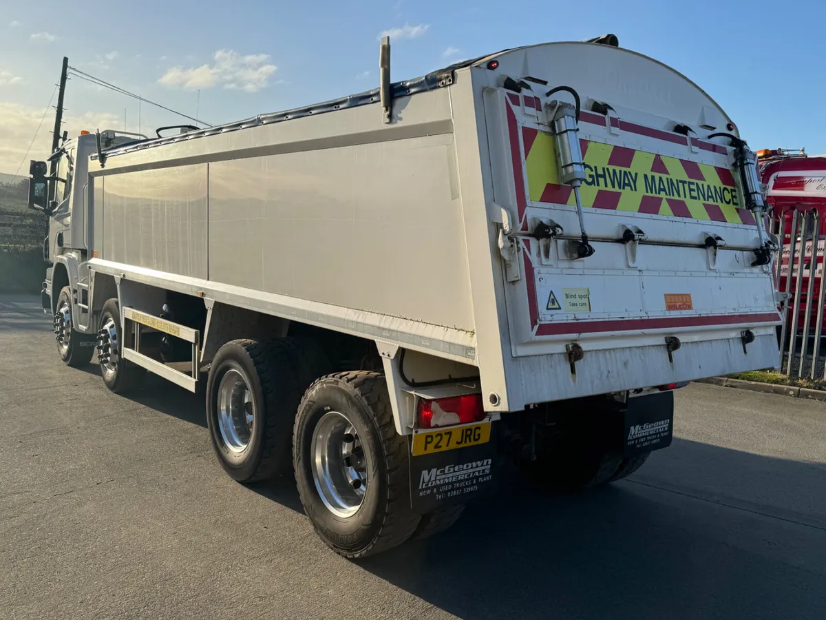 2017 Scania P410 8x4 Tar spec tipper - Image 4