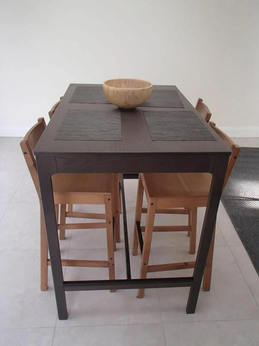 kitchen table and chairs - Image 1