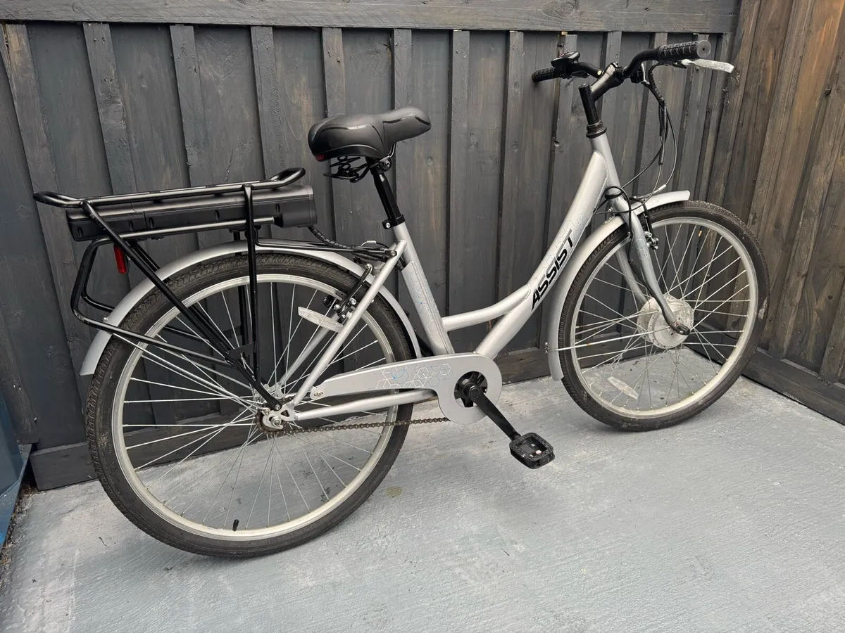 Ladies Electric Step Through Bike - Image 3