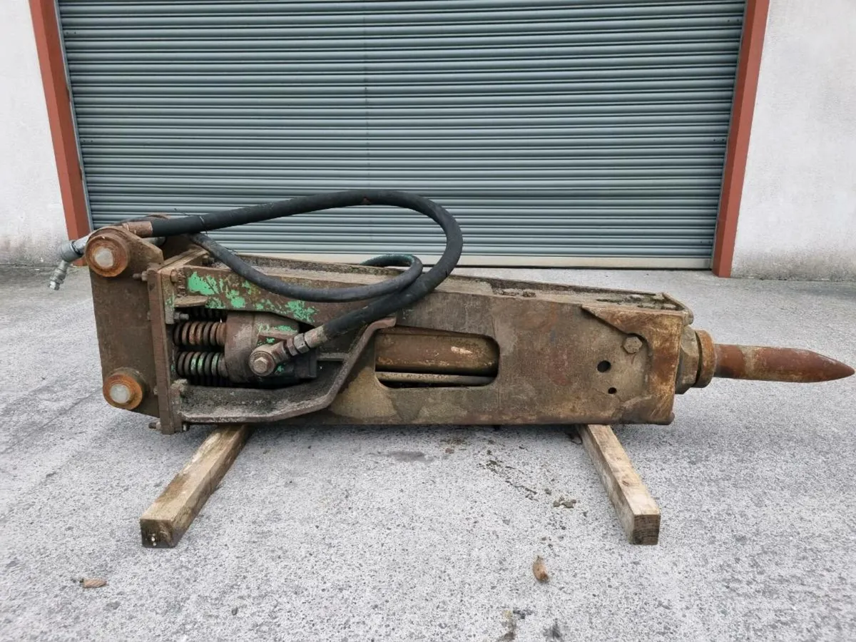 MONTABERT HYDRAULIC BREAKER/HAMMER - Image 1