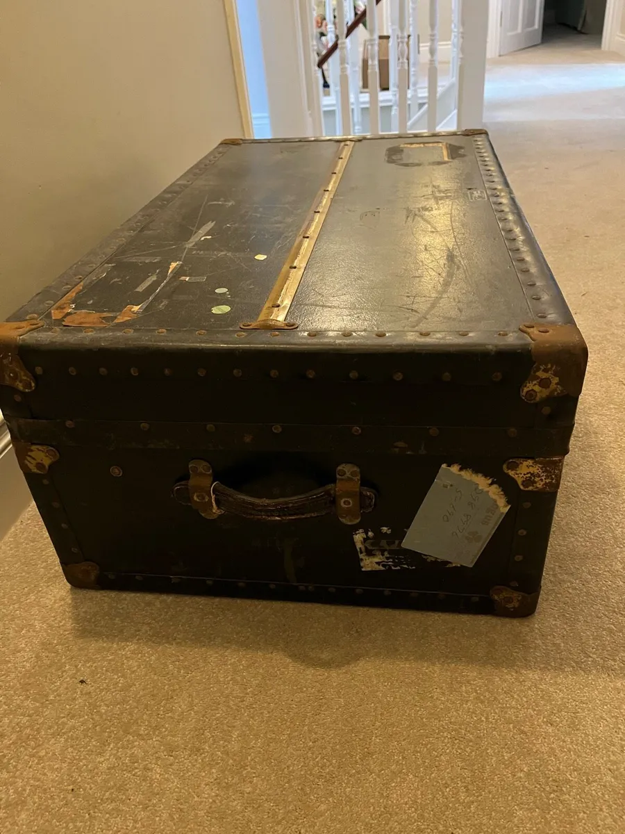 Steamer trunk blanket box - Image 1