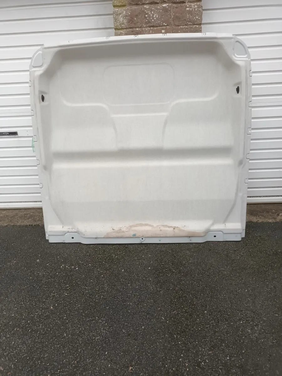 Swivel Seats & Rear Panel - Image 2