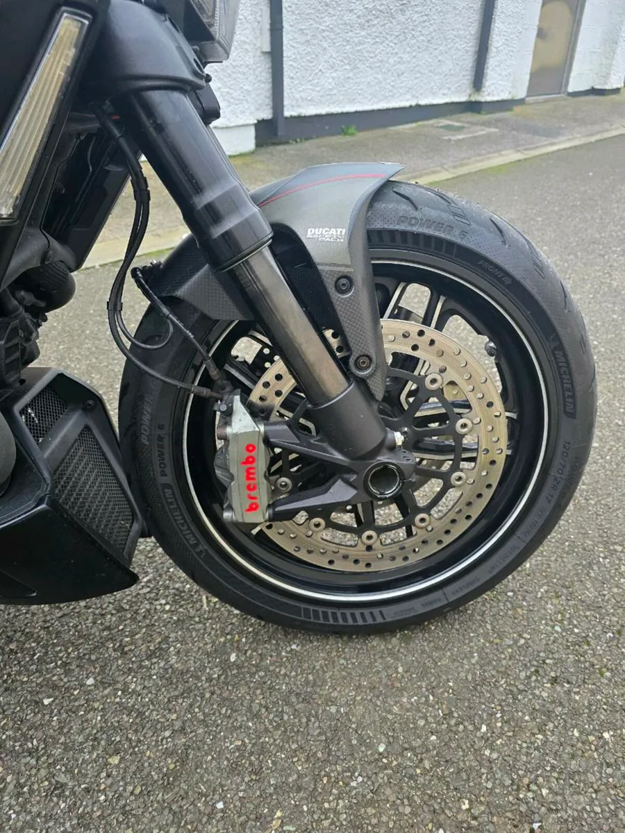 Motorcycle - Image 4