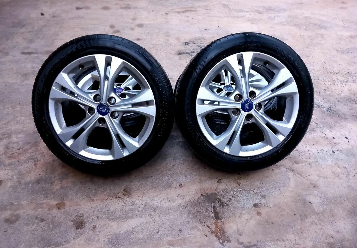 Genuine 5x108 Ford  17inch Alloys - Image 1
