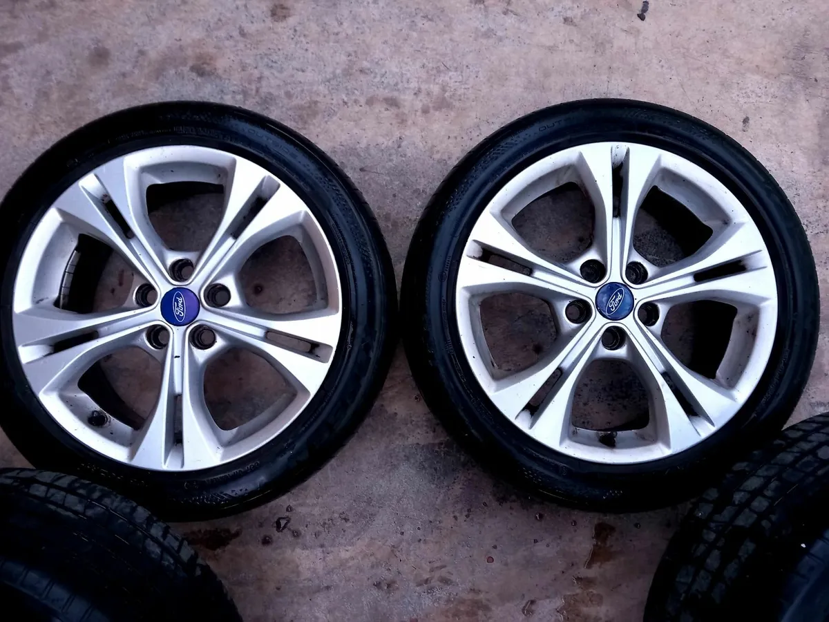 Genuine 5x108 Ford  17inch Alloys - Image 2