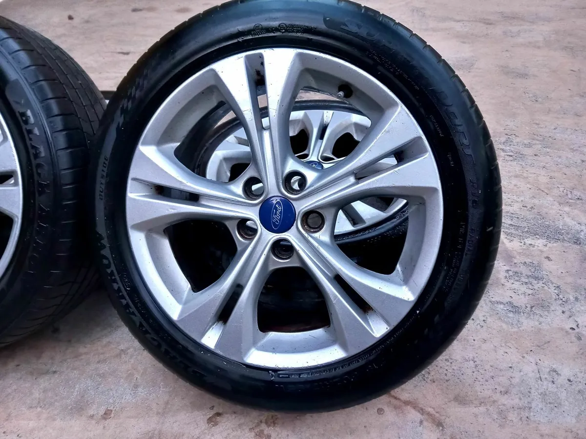 Genuine 5x108 Ford  17inch Alloys - Image 3