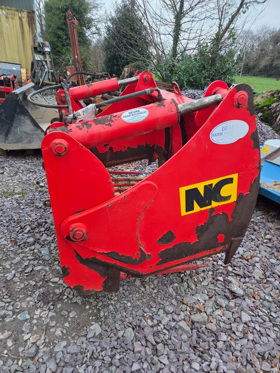 NC 1.7M Shear Grab with tractor euro brackets - Image 1