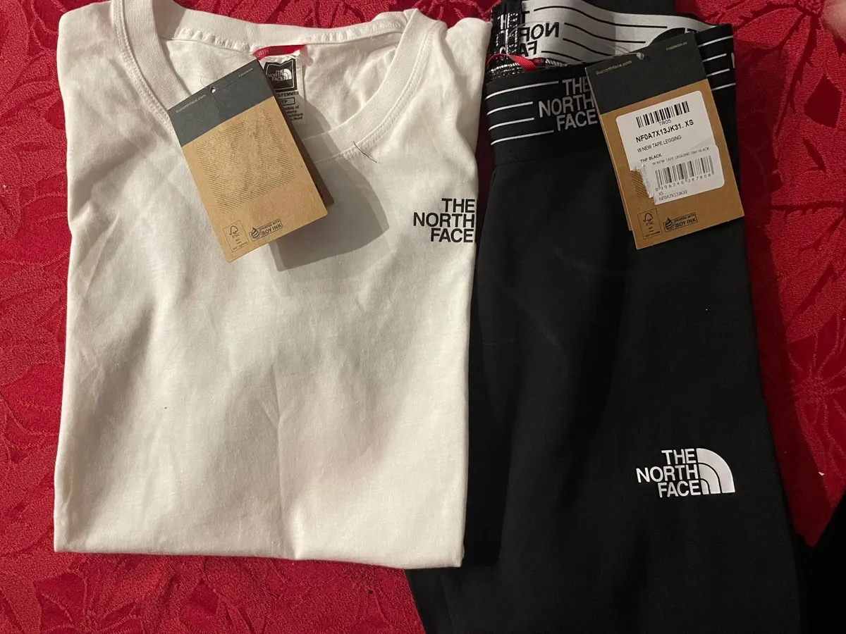 North face leggings and T-shirt X-small ladies - Image 1