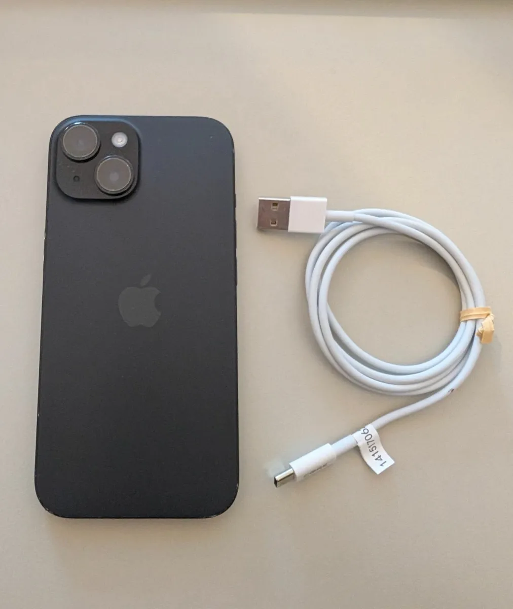 iPhone 15 - Unlocked - 90% Battery 🔋 - Image 4