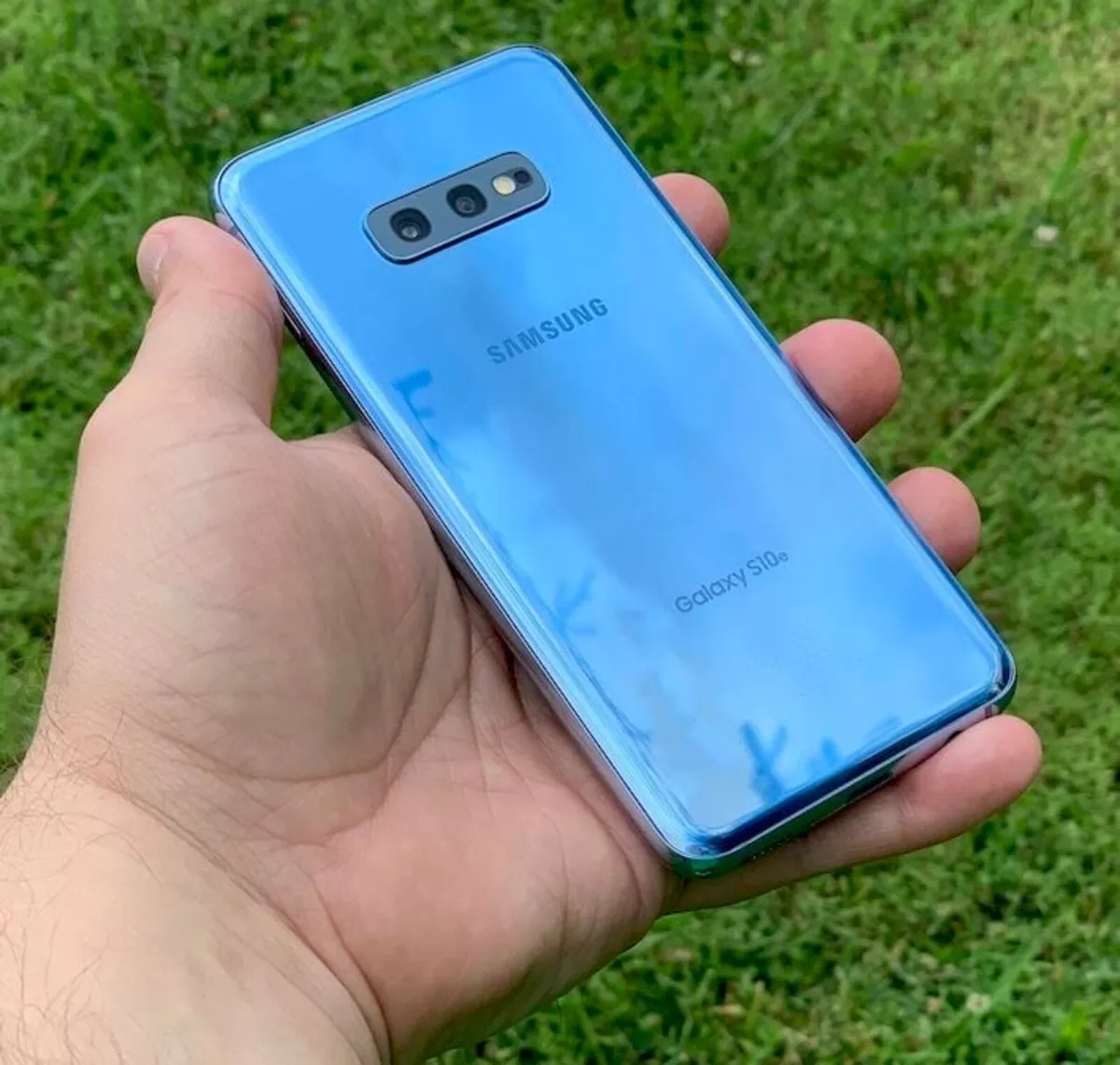 Samsung S10E 128GB unlocked - Image 1