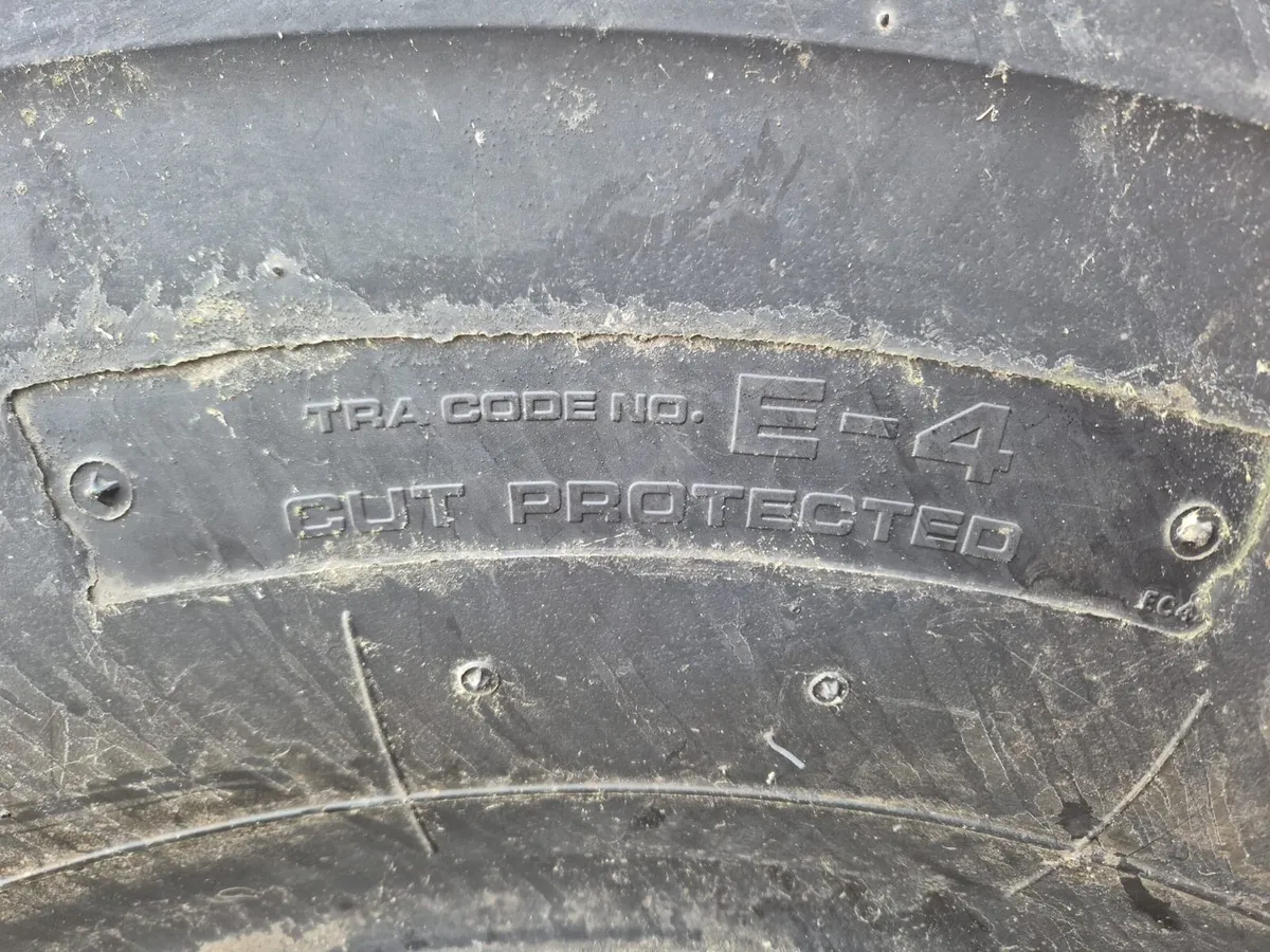 New single tyres earthmover+crane - Image 4