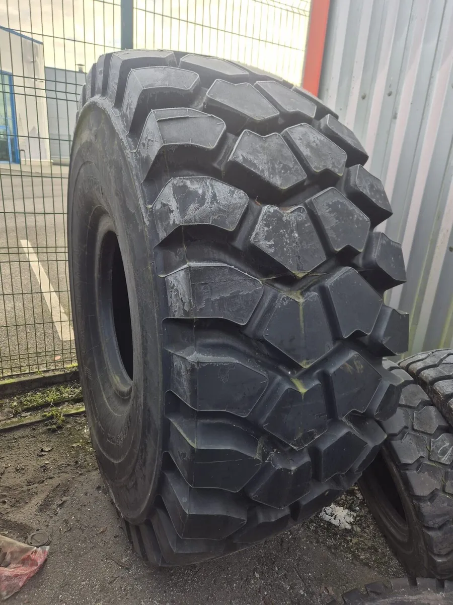 New single tyres earthmover+crane - Image 1