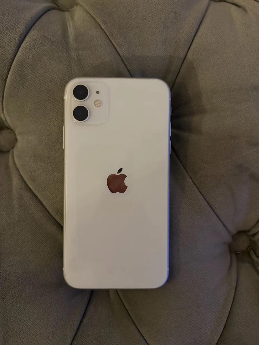 iPhone 11 64 GB White - Image 1