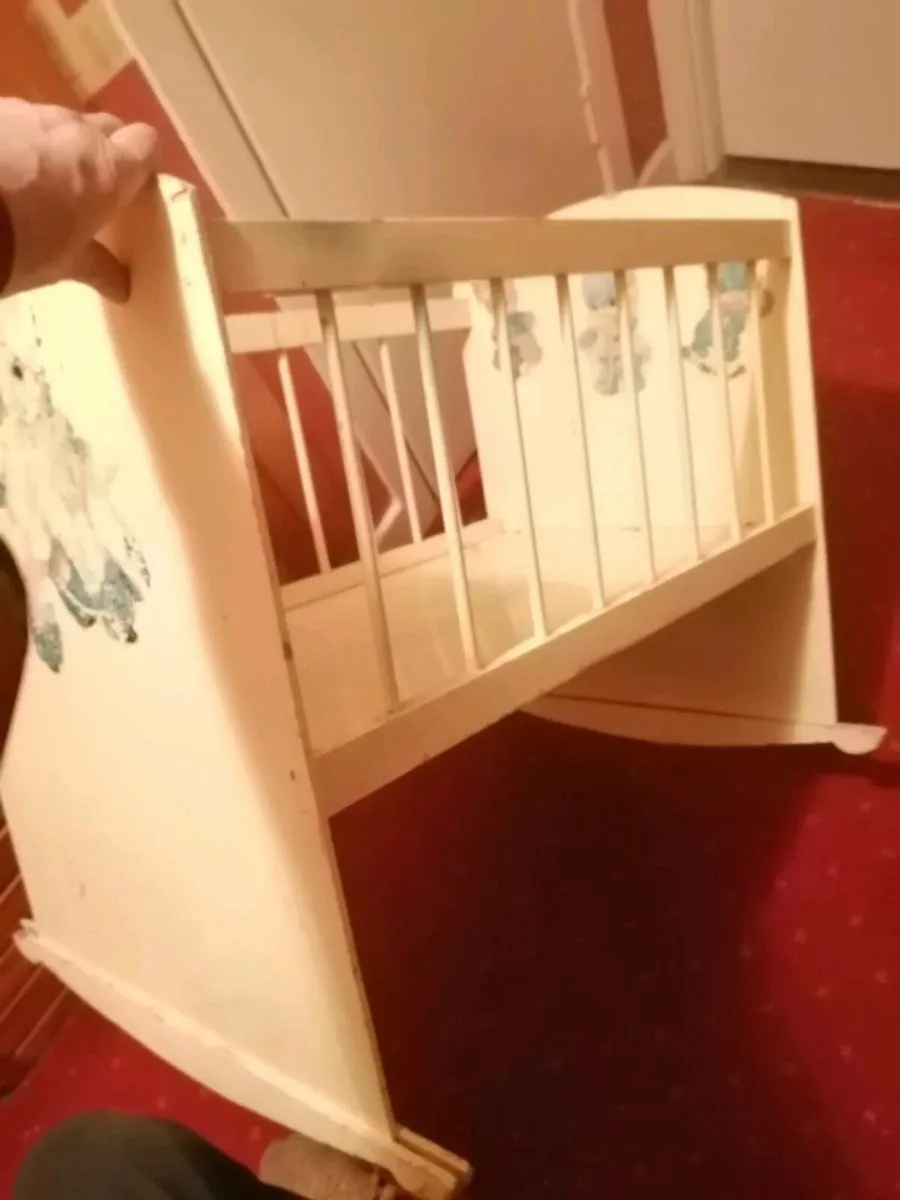 Vintage child's cot - Image 4