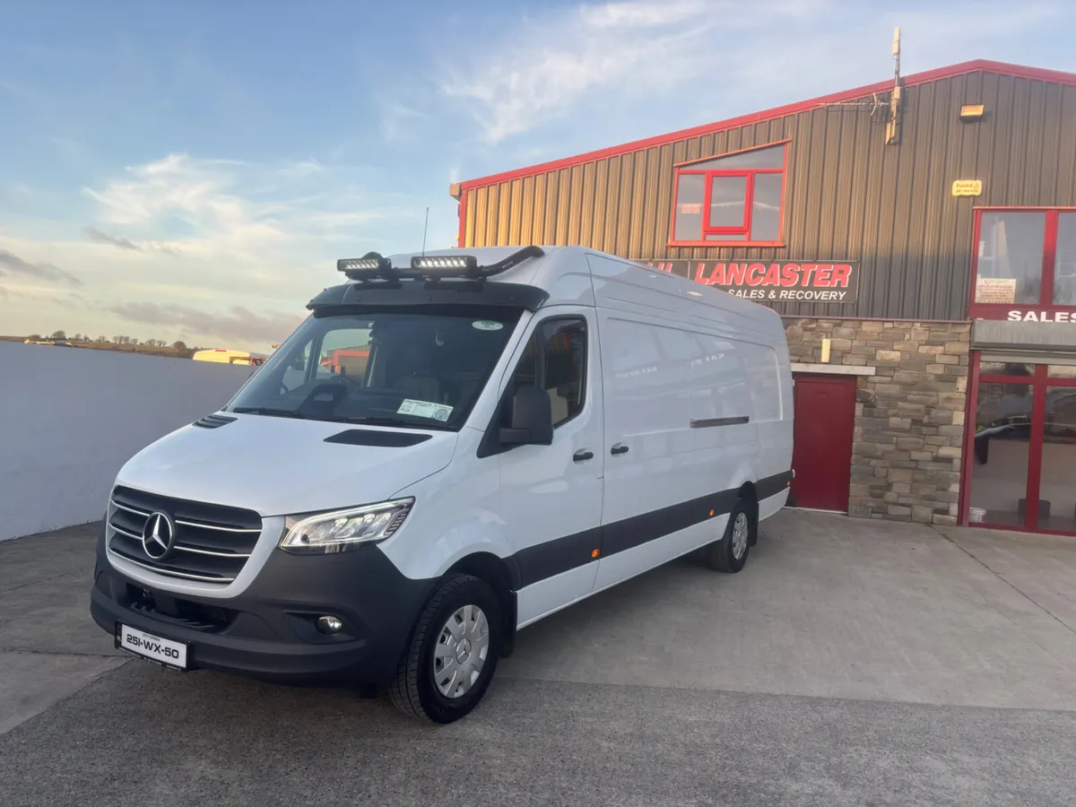 Mercedes-Benz Sprinter 2025 - Image 1