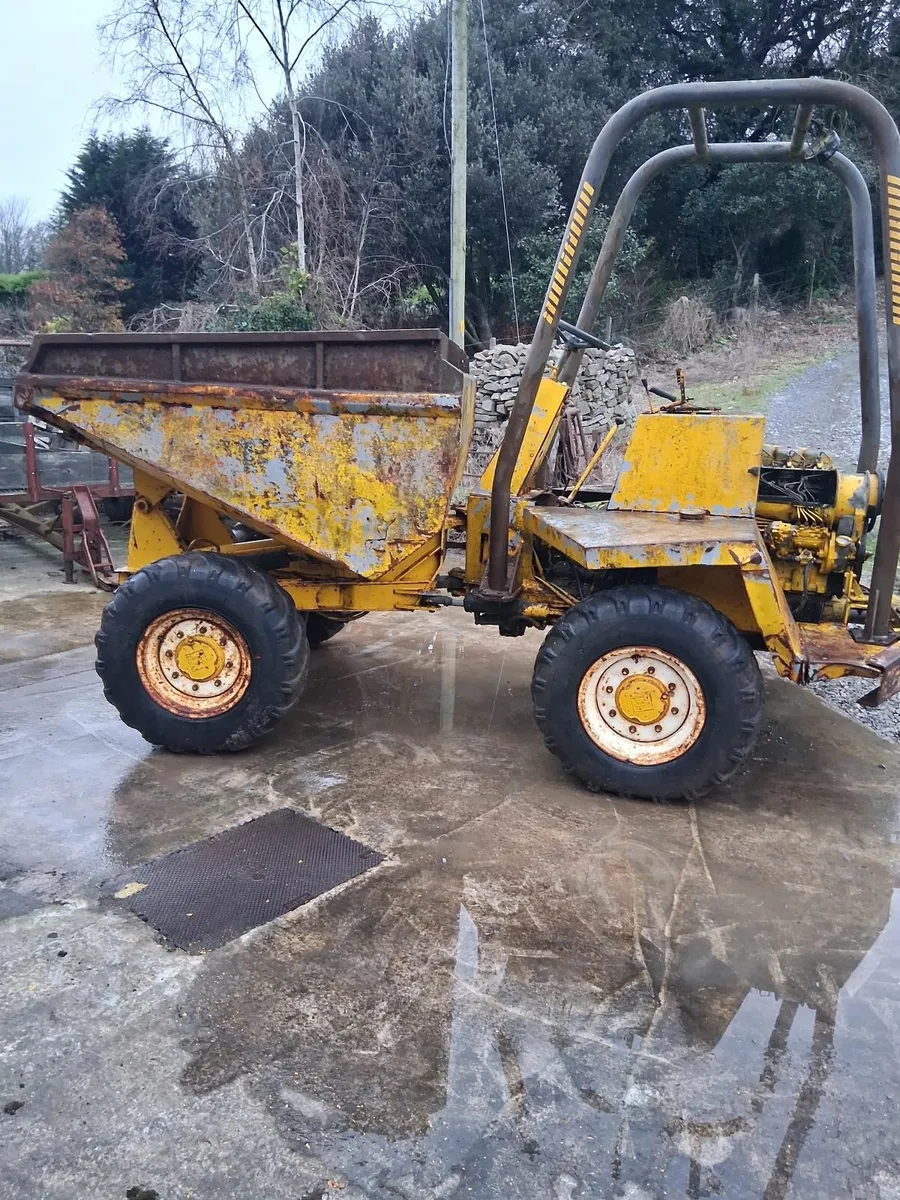 Dumper and forklift - Image 2