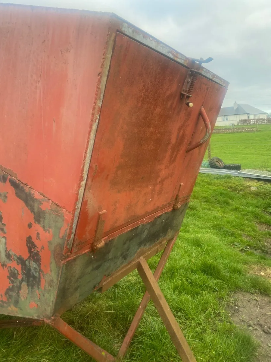 Skip trailer - Image 2