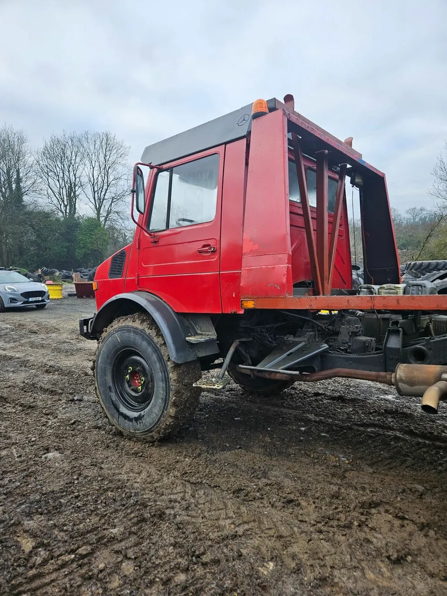 Mercedes-Benz Unimog 1983 - Image 2