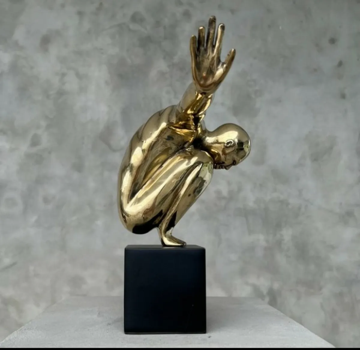 Bronze statue of a male swimmer - Image 2