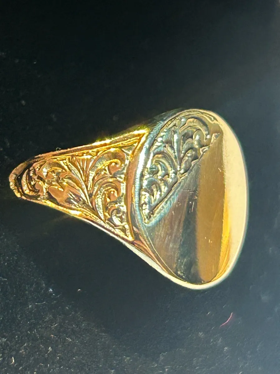 9k Gold Gents Signet Ring - Image 2