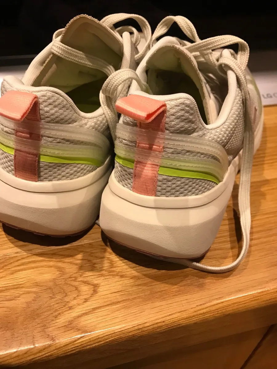 VEJA runners - Image 4