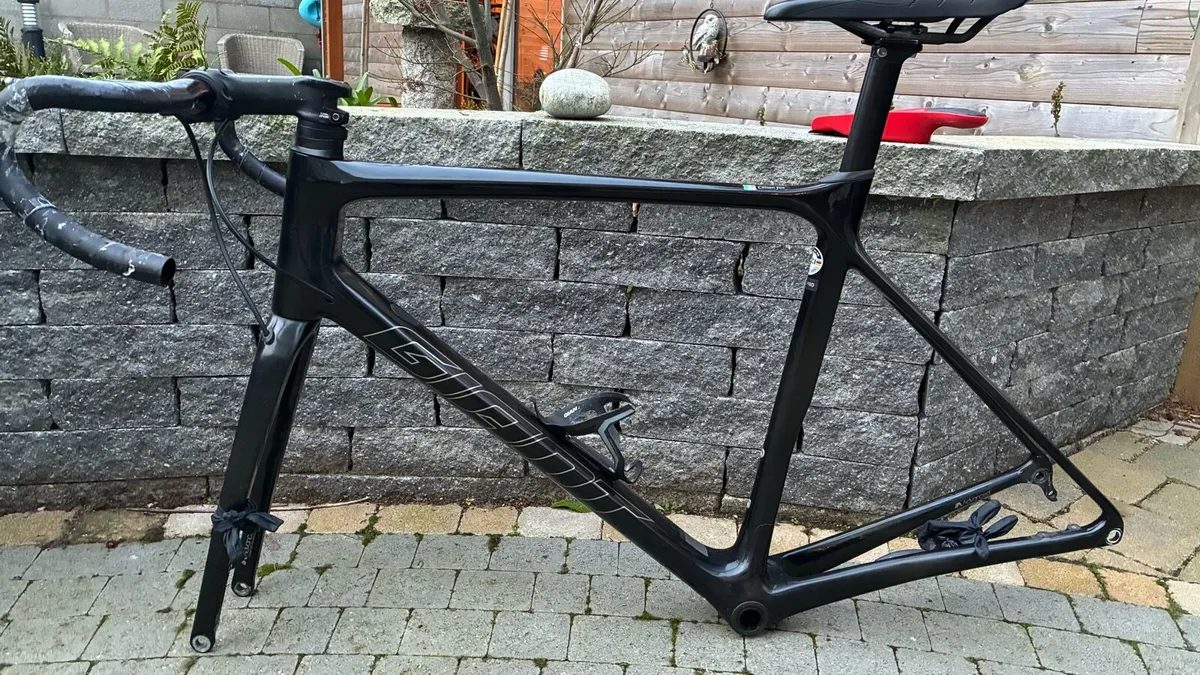 TCR advanced carbon frame - Image 1