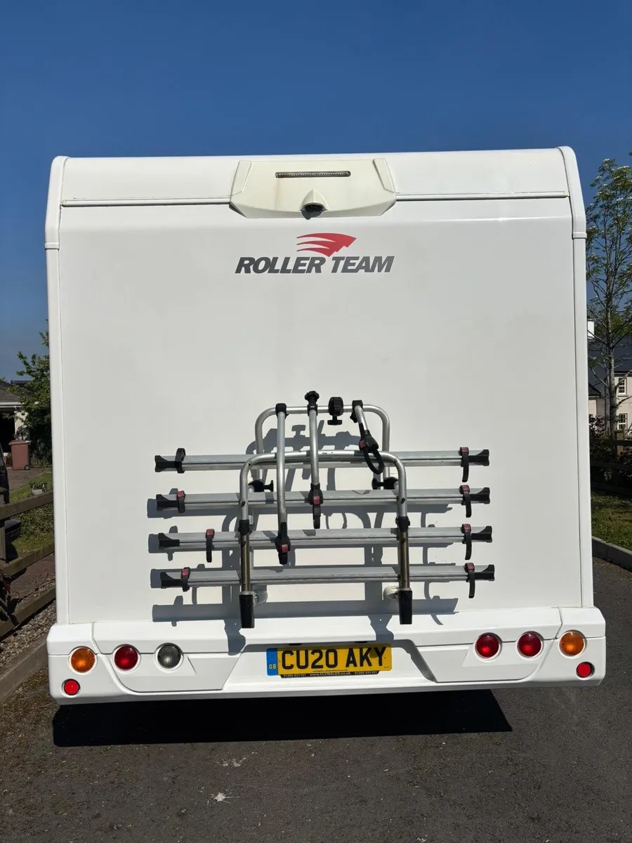 2020 Rollerteam Zefiro 696 - 4 Berth Island Bed - Image 4