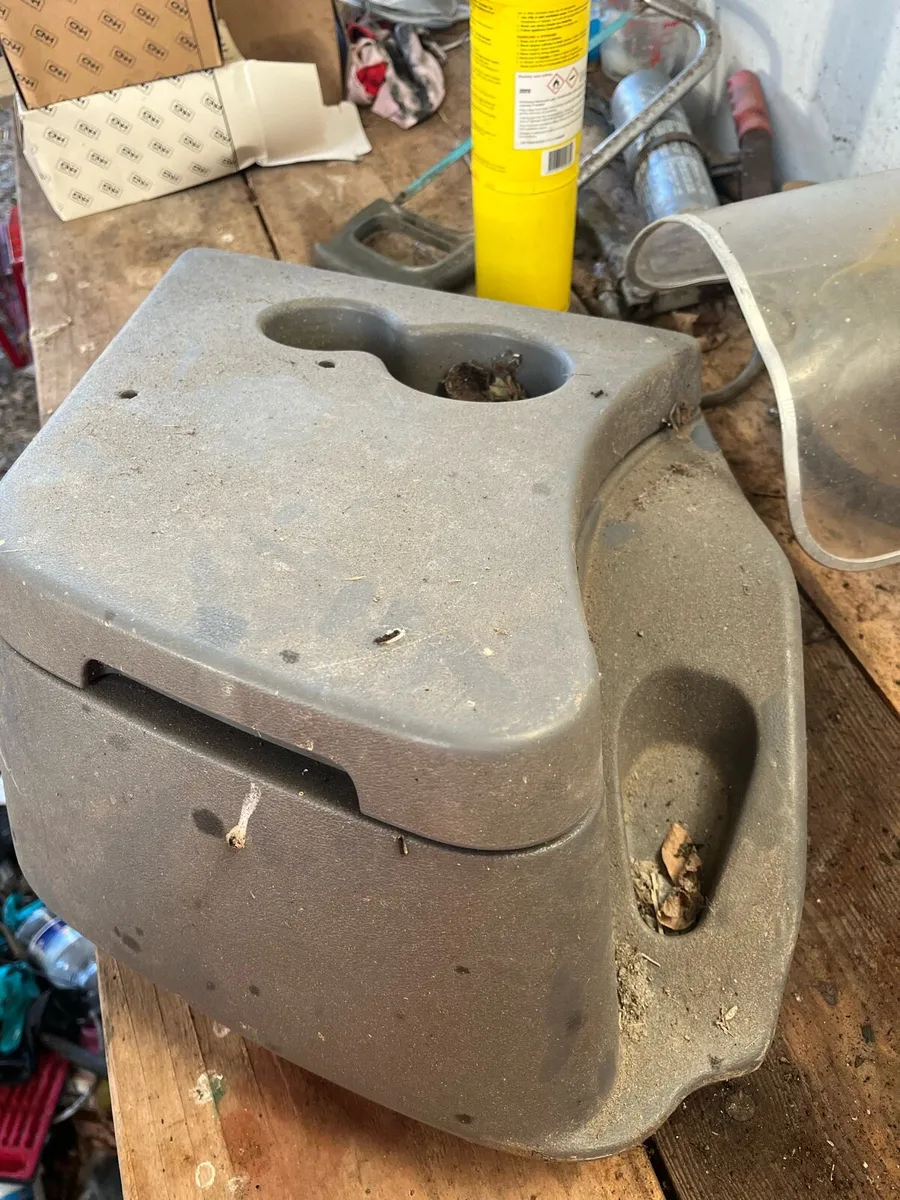 New holland TSA,T6000,t7000 tool box - Image 1