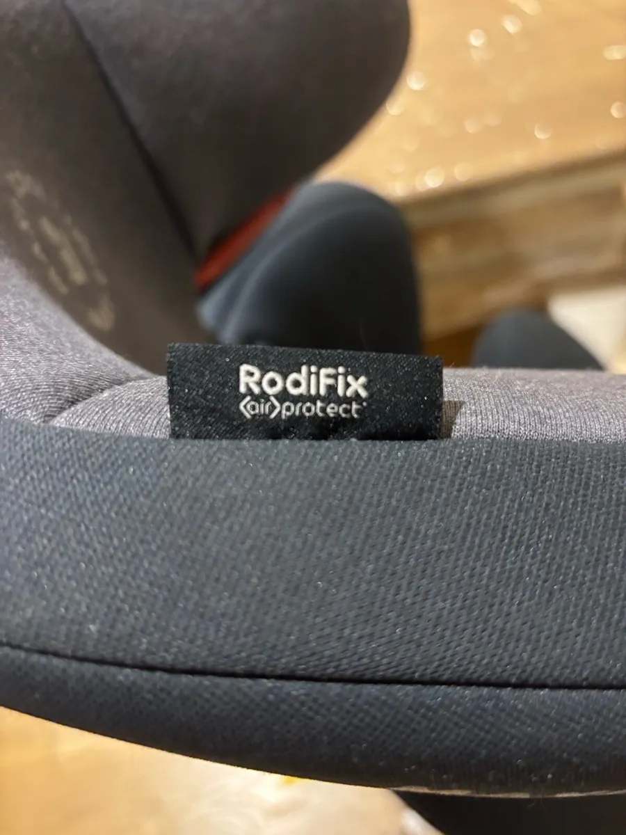Maxi Cosi RodiFix AirProtect Car Seat- Age 3.5-12 - Image 3