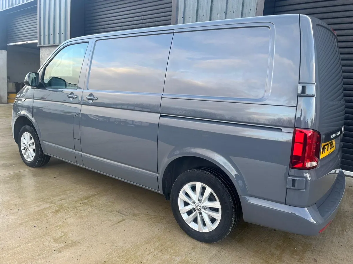 Volkswagen Transporter 2021 - Image 3