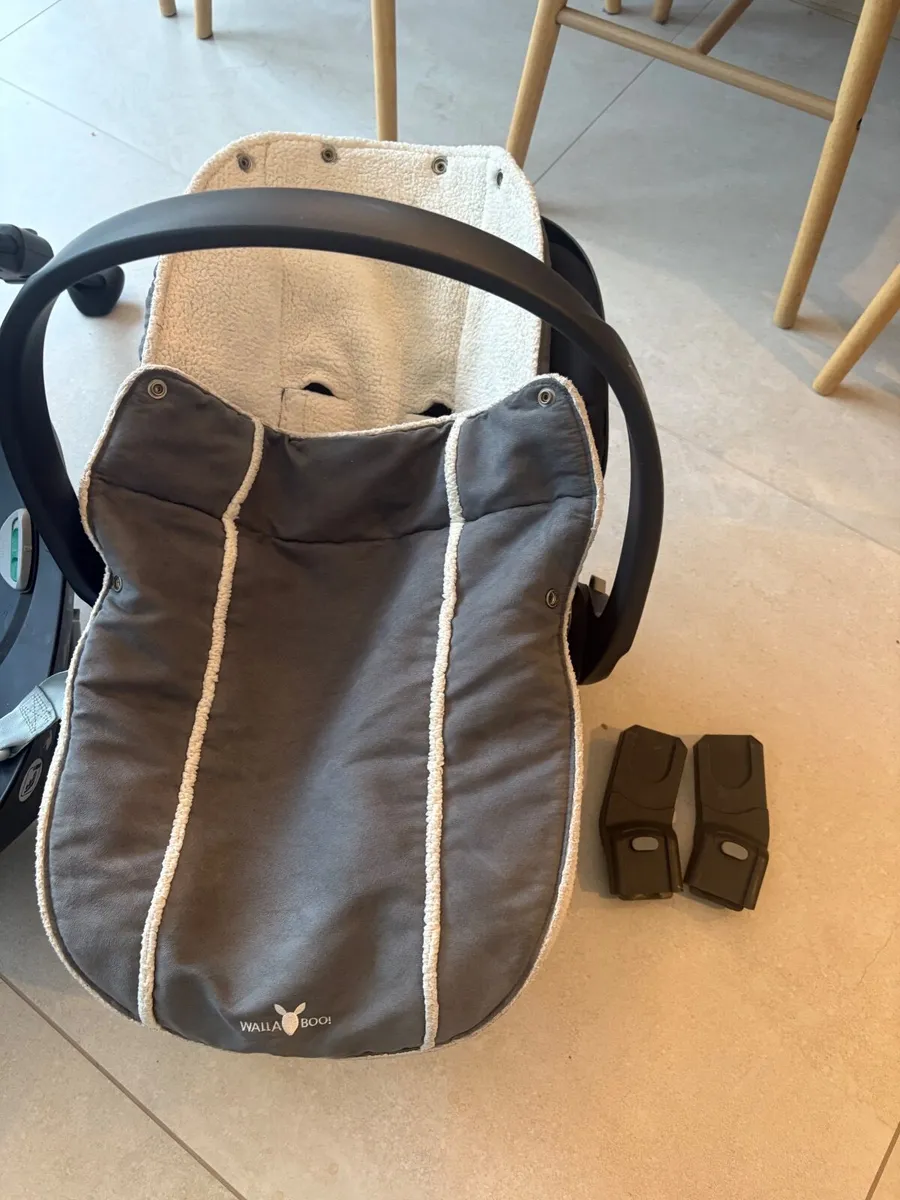 Uppababy/Cybex Complete Travel System - Image 2