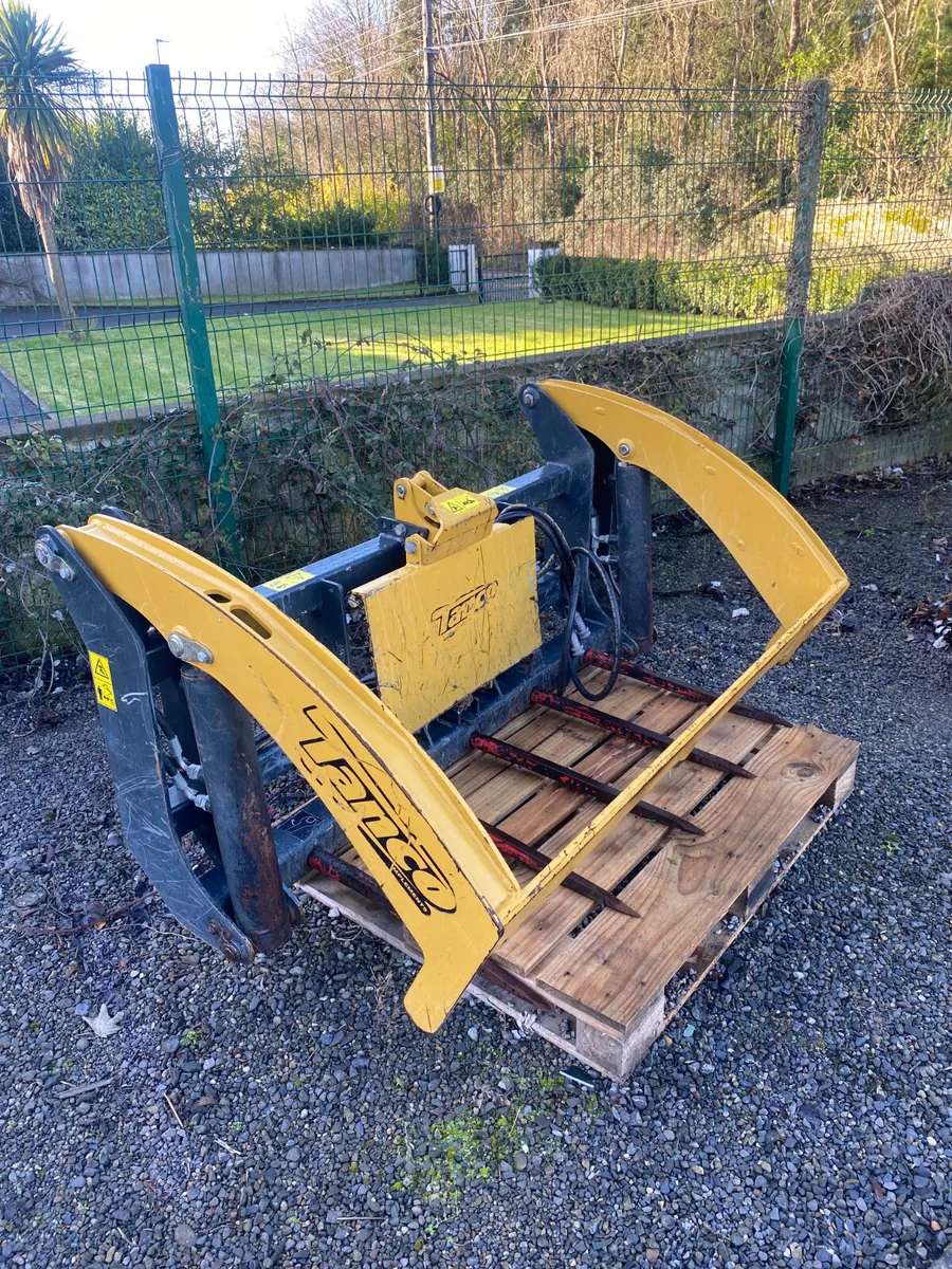 Bale splitter - Image 1