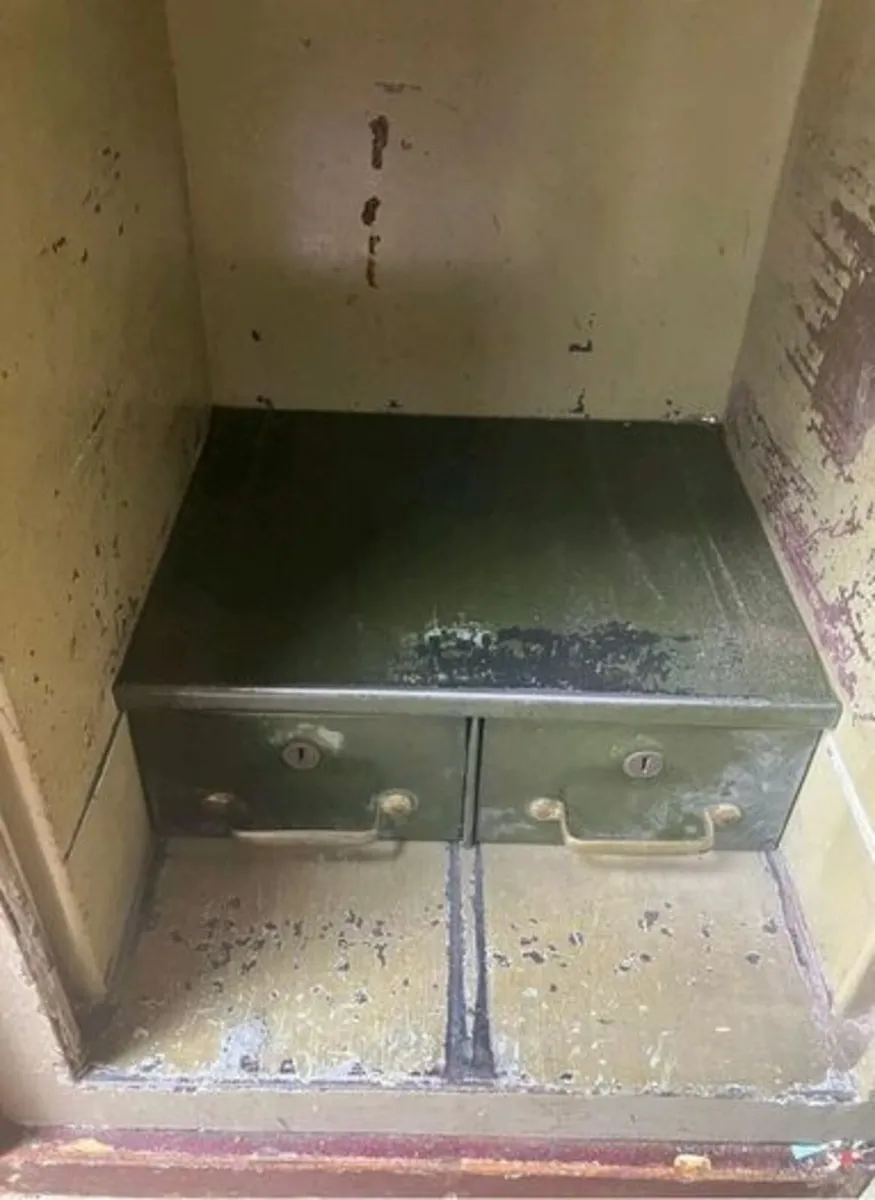 Milners Patent Fire Resisting Special Safe - Image 4