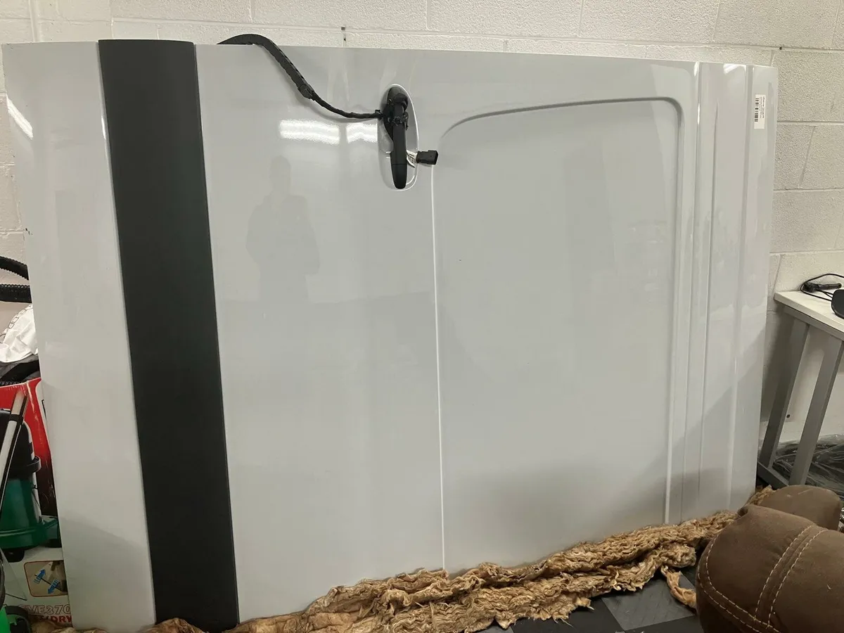 Mercedes-Benz Sprinter side door L3H2 White - Image 1