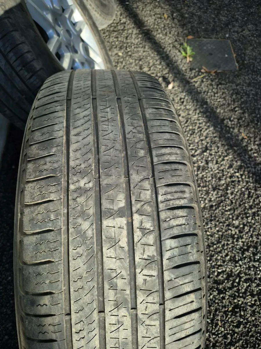 Landrover Alloy Wheels. Great Condition - Image 2