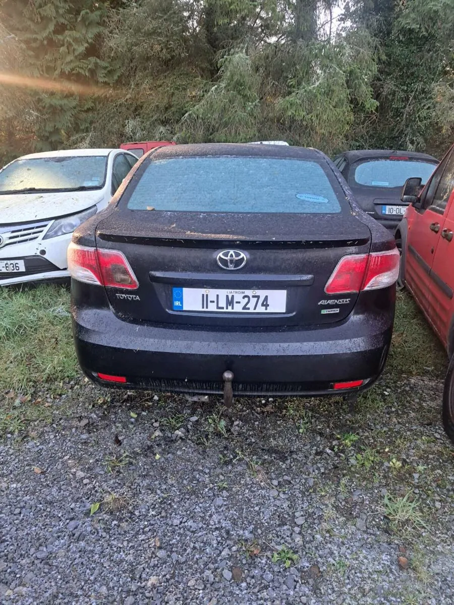 Toyota Avensis 2011/ Hyundai I 40 - Image 2